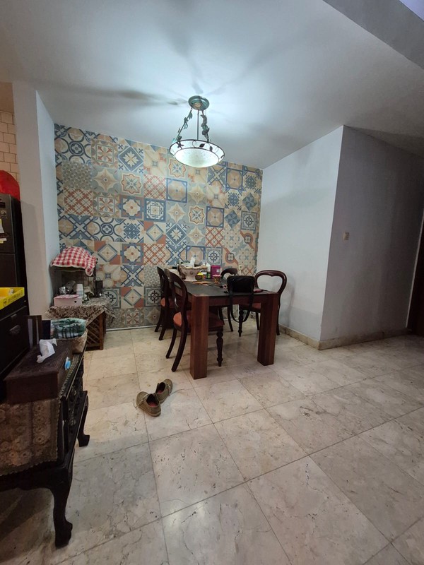 Dijual Rumah Satu Lantai Ada Teras Depan Belakang Hadap Selatan, One Gate System, Dekat MRT Lebak Bulus Best Price