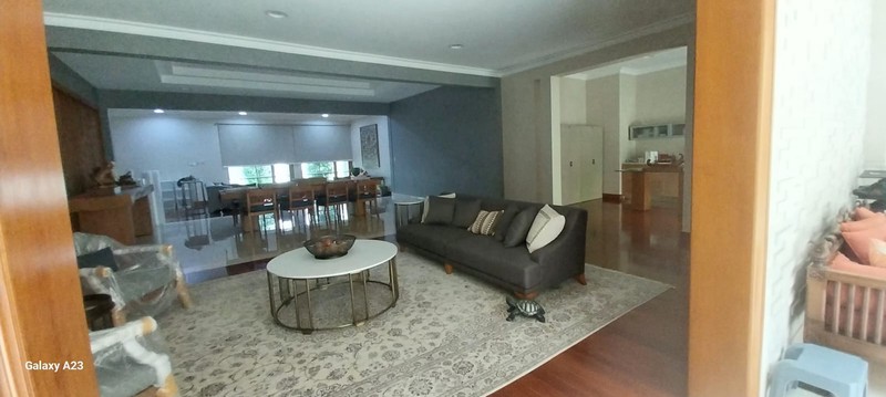 Rumah Mewah Bukit Gading Villa Kelapa Gading