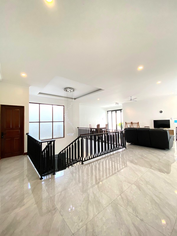 Puri Cinere Carport 4 Mobil Layout Plong Swimming Pool Harga Paling Murah di Levelnya