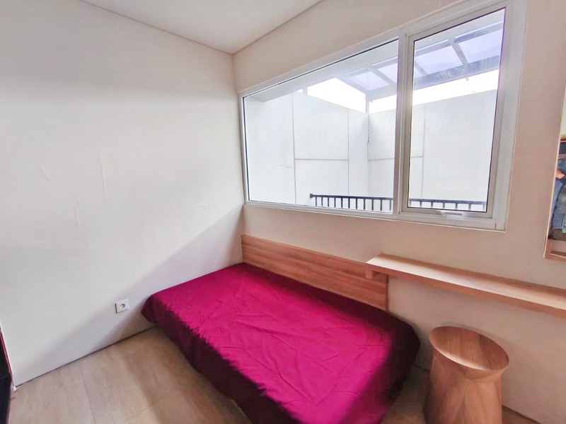 Rumah Modern Full Furnished di Greenwich Park, Cluster Imajihaus BSD City