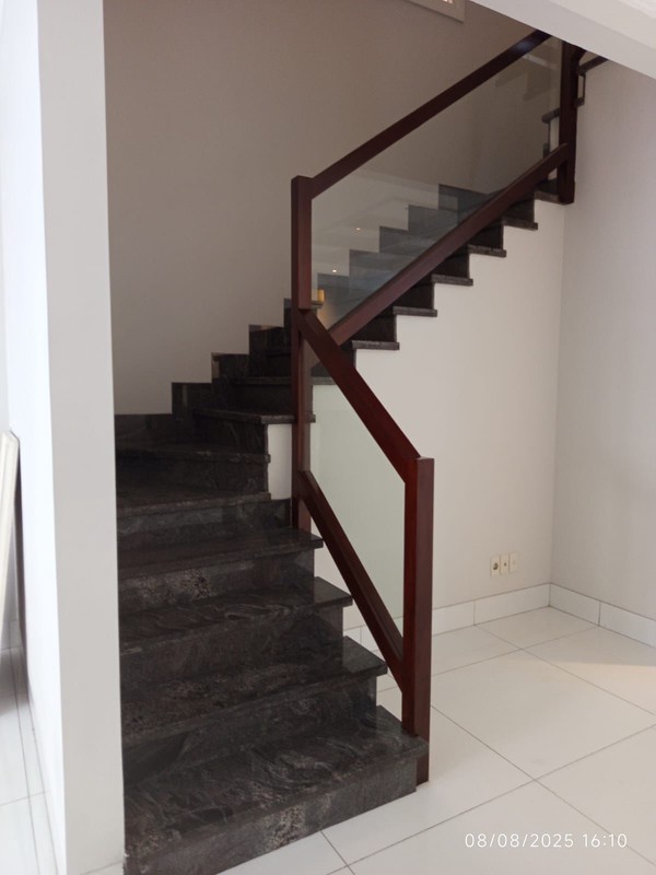 Rumah Bagus Di Jl Metro Alam Pondok Indah Jakarta Selatan