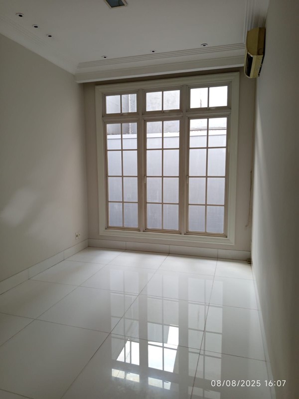 Rumah Bagus Di Jl Metro Alam Pondok Indah Jakarta Selatan