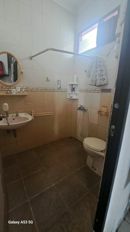 Rumah 2 Lantai Komplek Elit Lebak Bulus Jalanan Lebar Hadap Utara Layout Plong Siap Huni