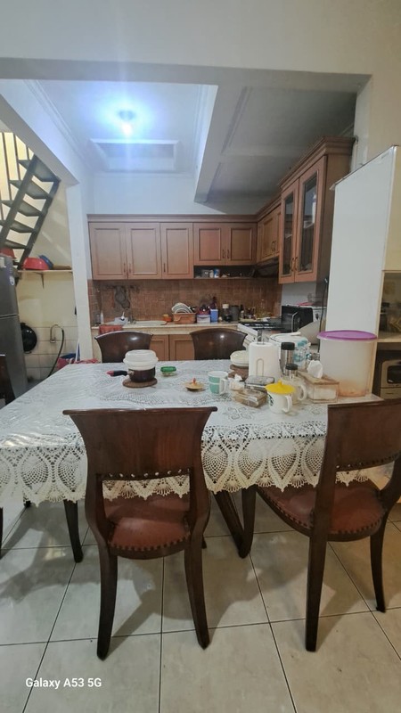 Rumah 2 Lantai Komplek Elit Lebak Bulus Jalanan Lebar Hadap Utara Layout Plong Siap Huni