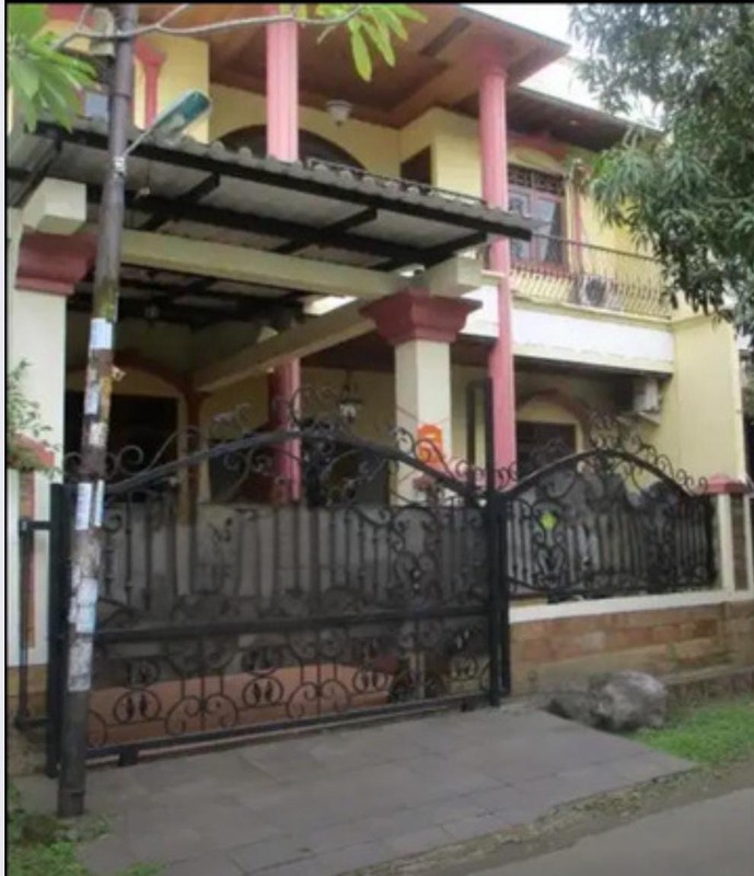 Rumah Bagus Di Jl Kereta Kencana Kencana Loka Sektor 12 BSD Tangerang Selatan