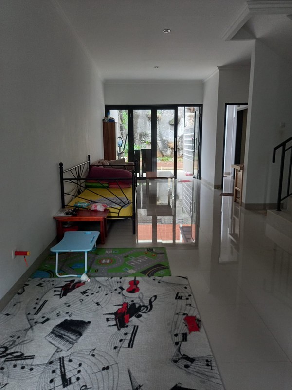 Rumah Siap Huni di Mega Cinere Halaman Luas Dalam Komplek
