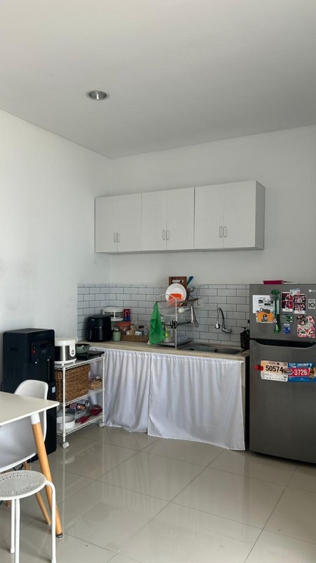 Rumah Bagus Semi Furnished  sisa Tanah Kosong Luas Dekat Tol BSD City