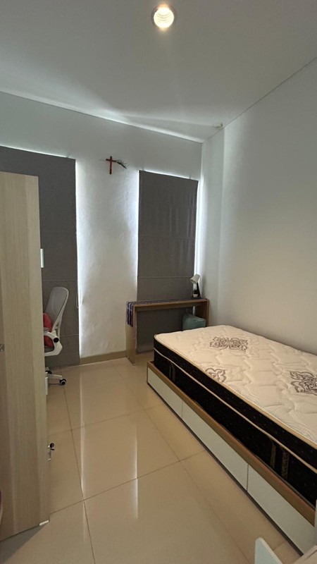 Rumah Bagus Semi Furnished  sisa Tanah Kosong Luas Dekat Tol BSD City
