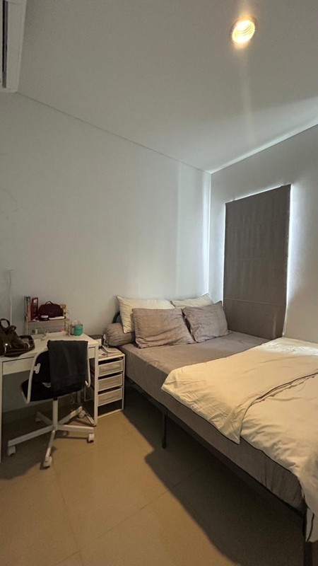 Rumah Bagus Semi Furnished  sisa Tanah Kosong Luas Dekat Tol BSD City