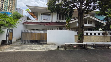 Rumah 2 Lantai Dengan Kolam Renang Pribadi di Mega Kuningan Jakarta Selatan 
