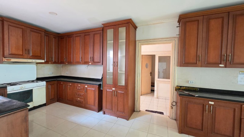 Rumah 2 Lantai Dengan Kolam Renang Pribadi di Mega Kuningan Jakarta Selatan 