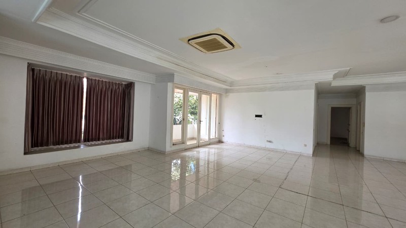 Rumah 2 Lantai Dengan Kolam Renang Pribadi di Mega Kuningan Jakarta Selatan 