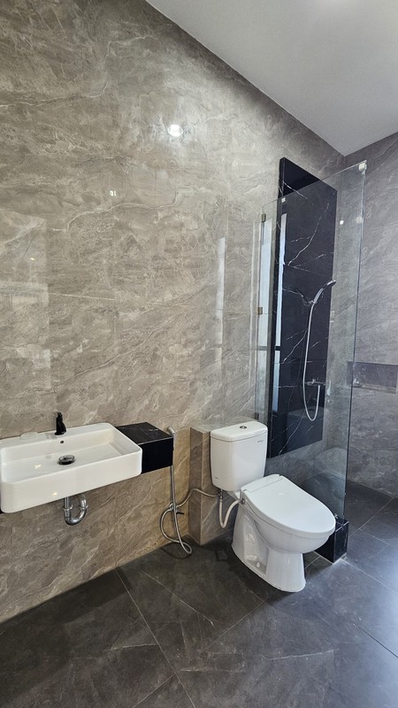 Jual Rumah 3 Lantai Full Furnished Fullerton Citraland Surabaya Barat