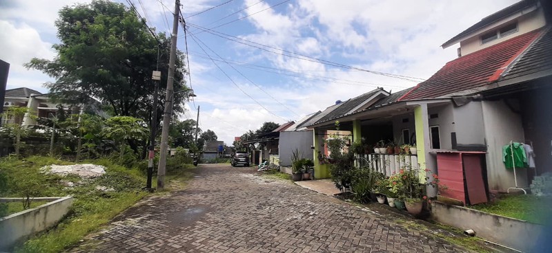 JARANG ADA RUMAH DEKAT JALAN UTAMA DI PAMULANG TANGSEL