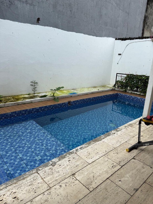 DISEWAKAN RUMAH MEWAH DI CINERE