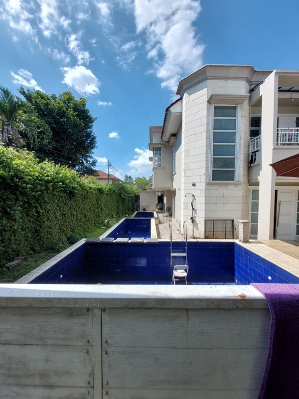 DIJUAL Rumah 2 Lt. Siap Huni Di Daerah Cirendeu, Tangsel.