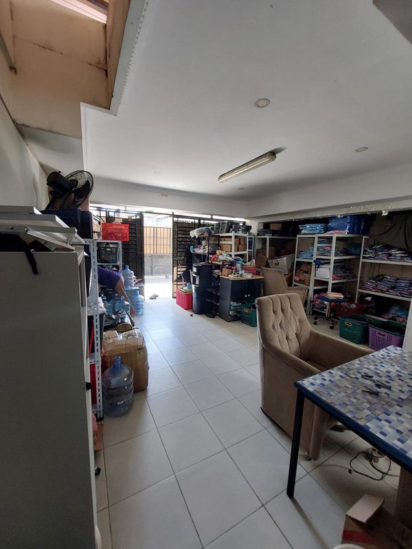 DIJUAL Rumah 2 Lt. Siap Huni Di Daerah Cirendeu, Tangsel.