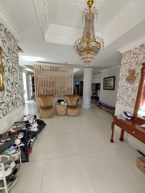 DIJUAL Rumah 2 Lt. Siap Huni Di Daerah Cirendeu, Tangsel.