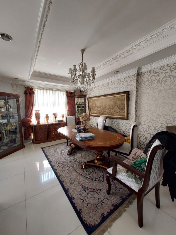 DIJUAL Rumah 2 Lt. Siap Huni Di Daerah Cirendeu, Tangsel.