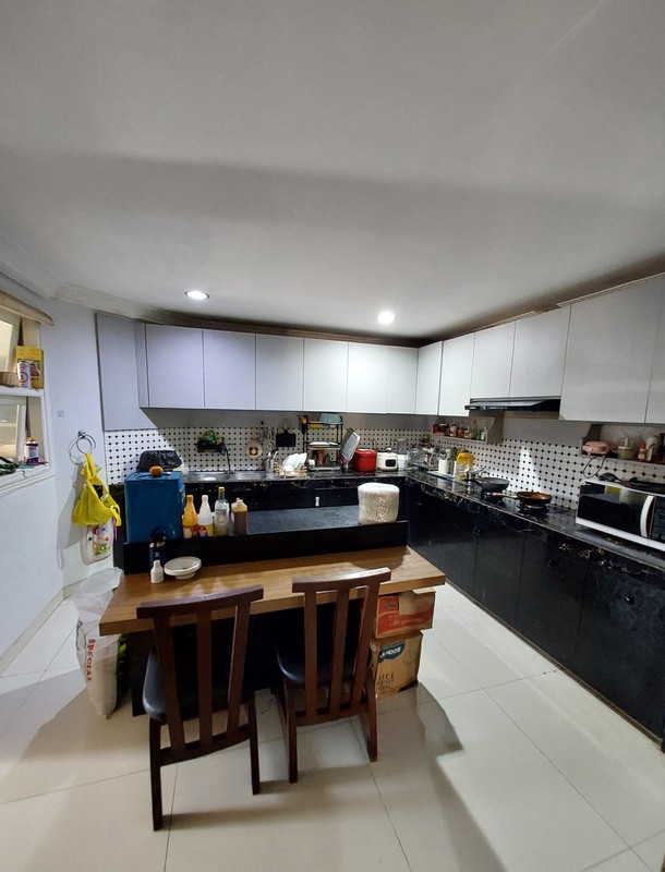 DIJUAL Rumah 2 Lt. Siap Huni Di Daerah Cirendeu, Tangsel.