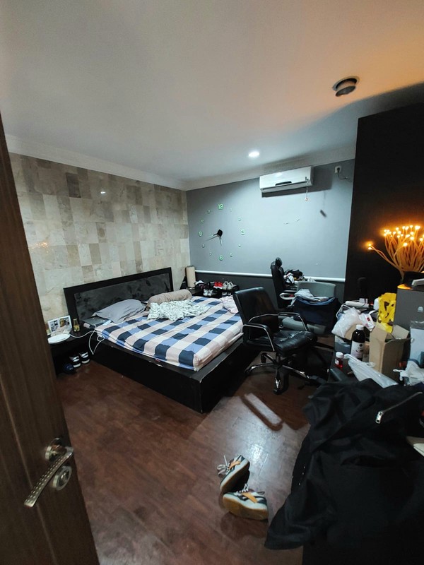 DIJUAL Rumah 2 Lt. Siap Huni Di Daerah Cirendeu, Tangsel.