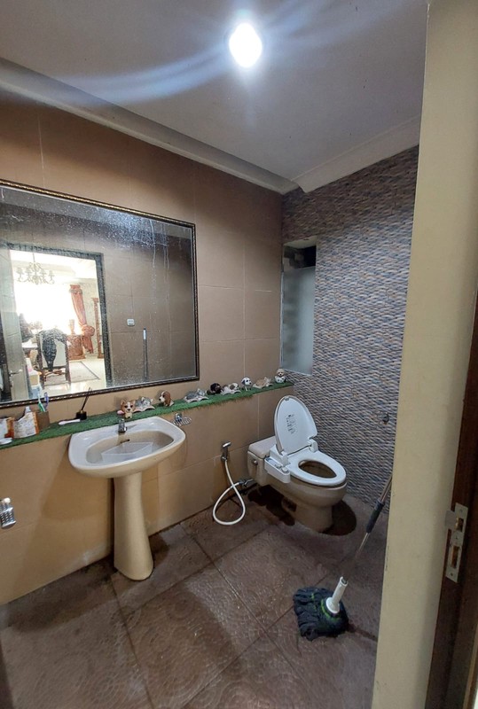 DIJUAL Rumah 2 Lt. Siap Huni Di Daerah Cirendeu, Tangsel.