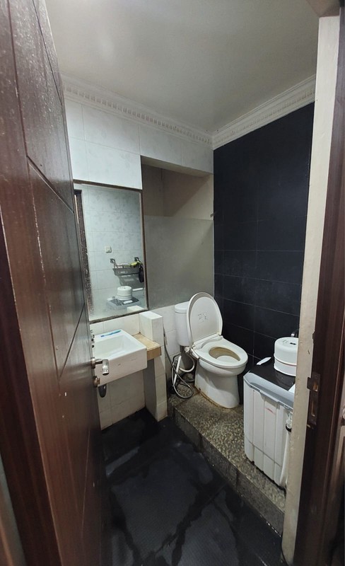 DIJUAL Rumah 2 Lt. Siap Huni Di Daerah Cirendeu, Tangsel.