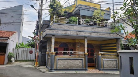 Dijual Rumah Hook, di Area Strategis,  Kalisari, Pasar Rebo