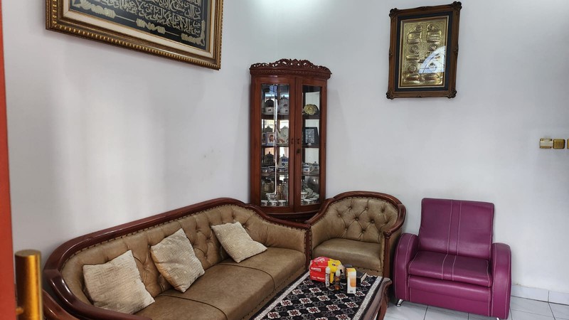 Dijual Rumah Hook, di Area Strategis,  Kalisari, Pasar Rebo