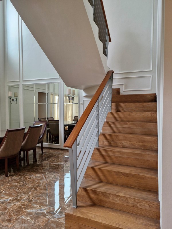 Jual dan sewa Rumah di Taman Bromo - Gunung Timur  Lippo Karawaci Tangerang