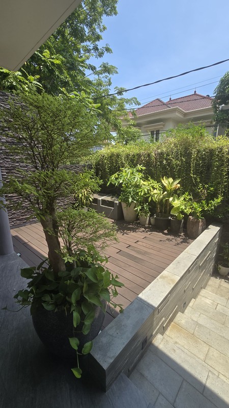 Jual Rumah Cantik Semi Furnished Galaxy Bumi Permai Surabaya Timur