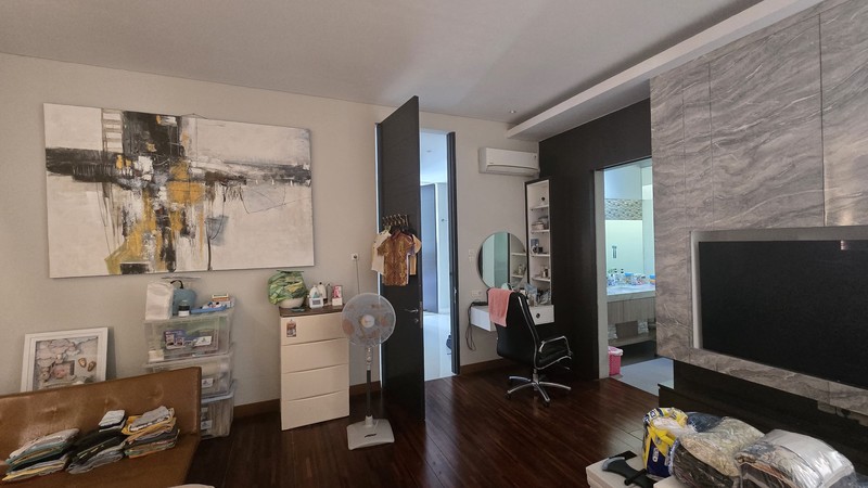 Jual Rumah Cantik Semi Furnished Galaxy Bumi Permai Surabaya Timur