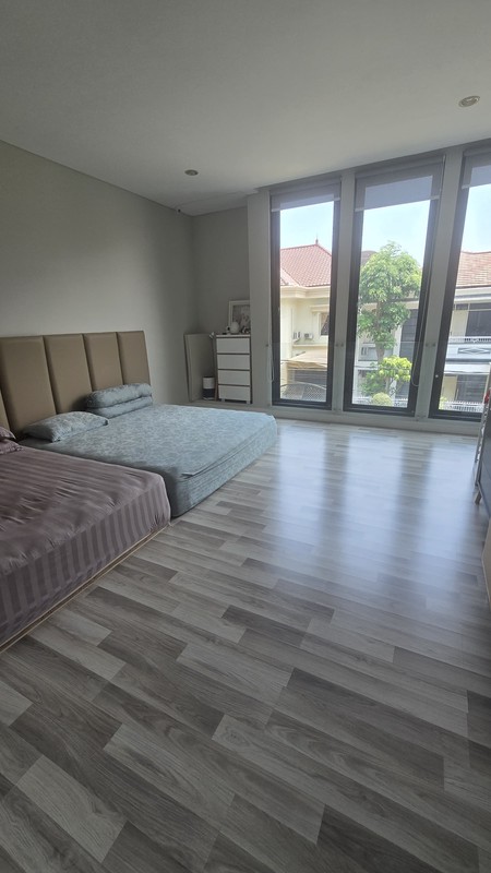 Jual Rumah Cantik Semi Furnished Galaxy Bumi Permai Surabaya Timur