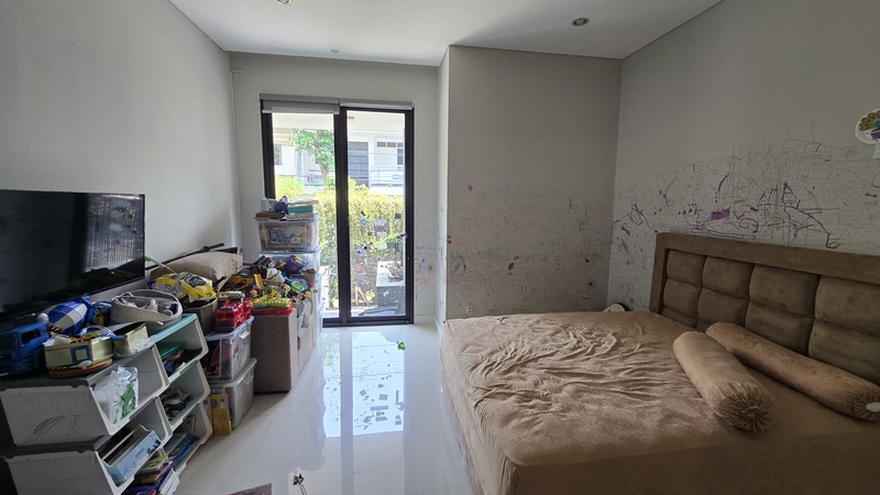 Jual Rumah Cantik Semi Furnished Galaxy Bumi Permai Surabaya Timur