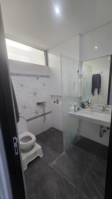 Jual Rumah Cantik Semi Furnished Galaxy Bumi Permai Surabaya Timur