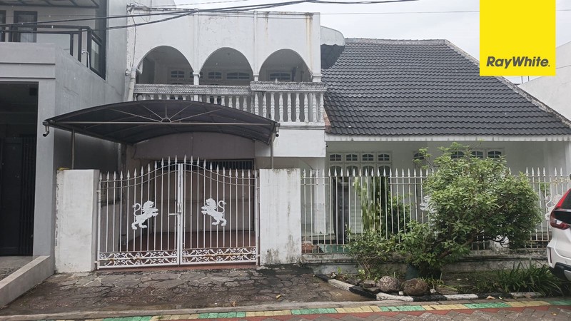 Dijual Rumah 2 lantai di Gayungsari Barat Surabaya