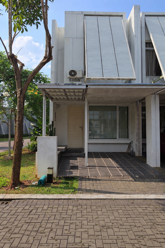 Rumah Modern Minimalis di Cluster Inspirahaus Tabebuya BSD City.