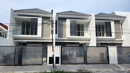 Jual Rumah Baru Gress 3 Jejer Bisa Semi Furnish atau Non Furnish Pantai Mentari Surabaya Timur