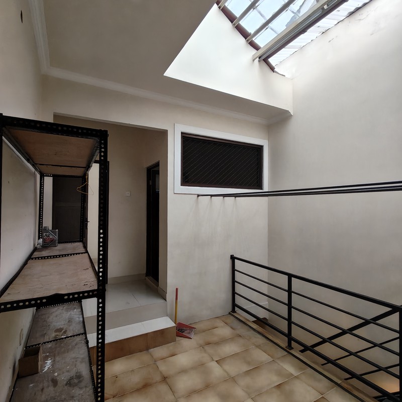 Rumah siap huni area komplek lokasi strategis , tenang , lingkungan ekslusif dekat kahfi 1 Cianjur Jagakarsa Jaksel