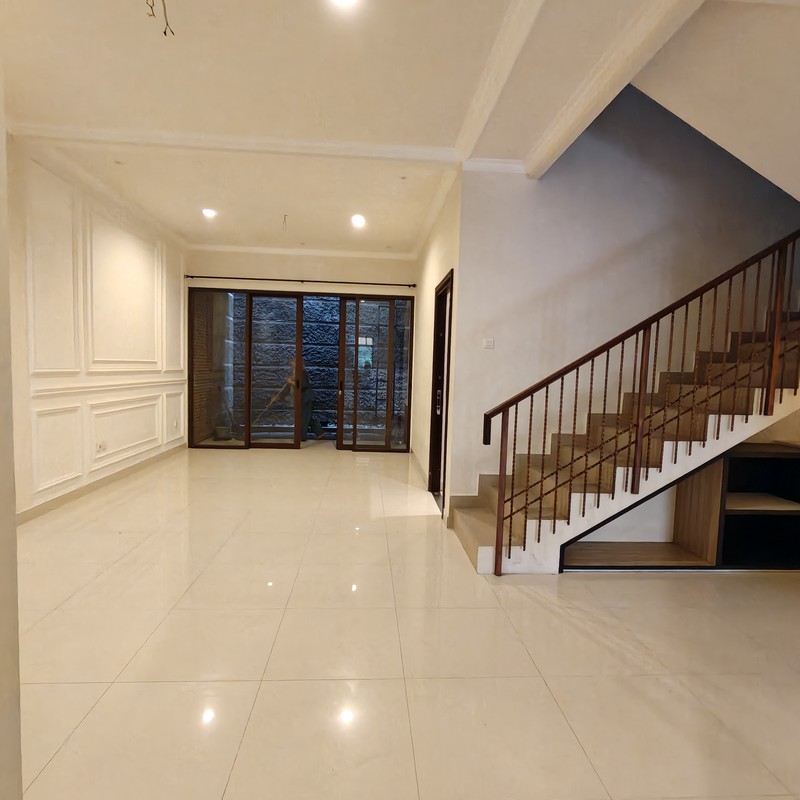 Rumah siap huni area komplek lokasi strategis , tenang , lingkungan ekslusif dekat kahfi 1 Cianjur Jagakarsa Jaksel