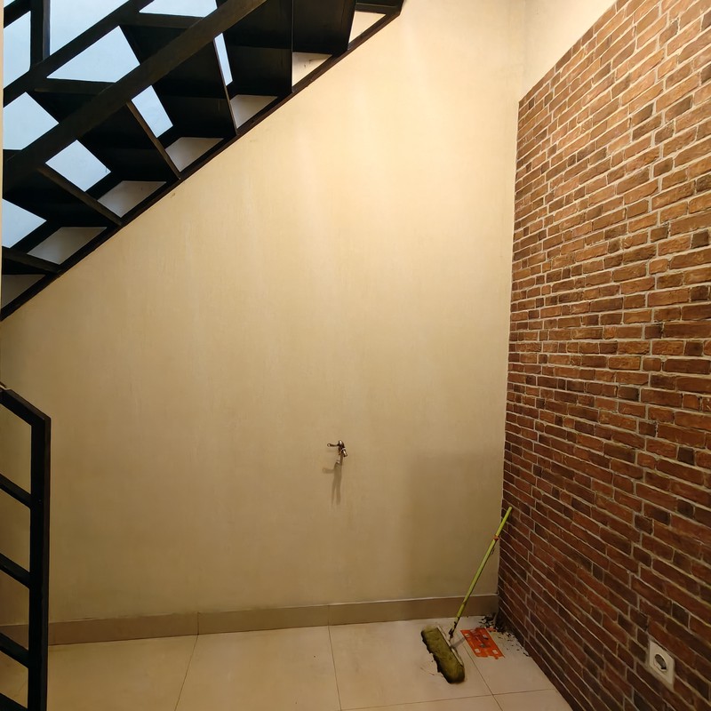 Rumah siap huni area komplek lokasi strategis , tenang , lingkungan ekslusif dekat kahfi 1 Cianjur Jagakarsa Jaksel