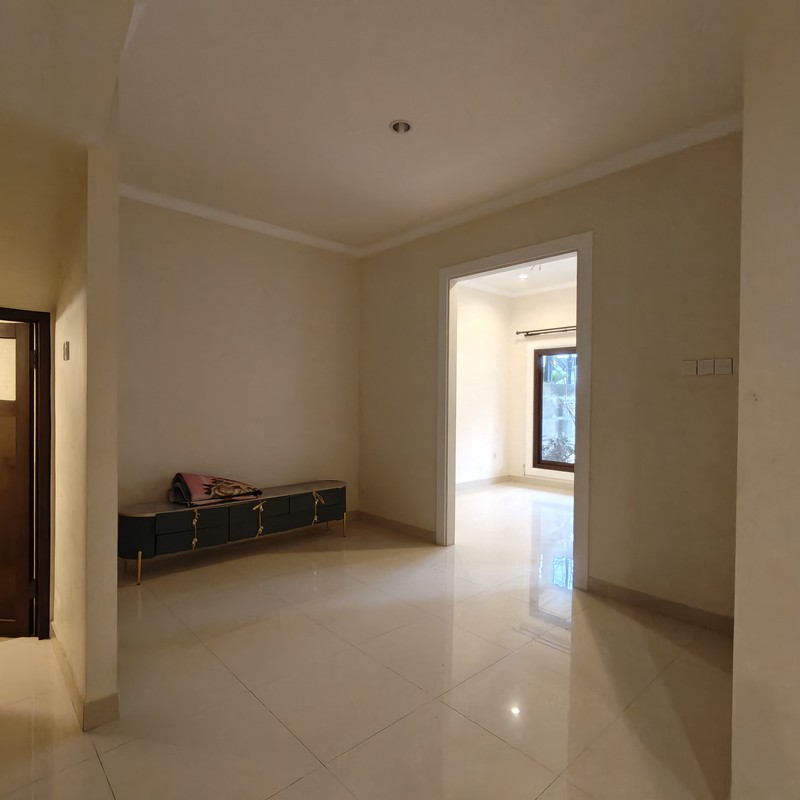 Rumah siap huni area komplek lokasi strategis , tenang , lingkungan ekslusif dekat kahfi 1 Cianjur Jagakarsa Jaksel