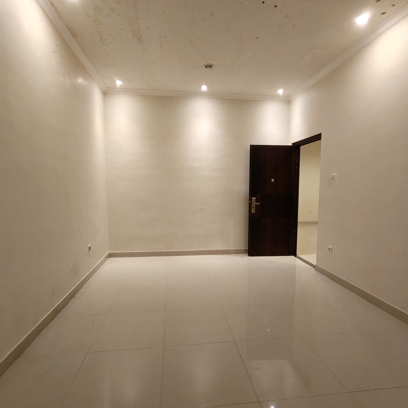 Rumah siap huni area komplek lokasi strategis , tenang , lingkungan ekslusif dekat kahfi 1 Cianjur Jagakarsa Jaksel