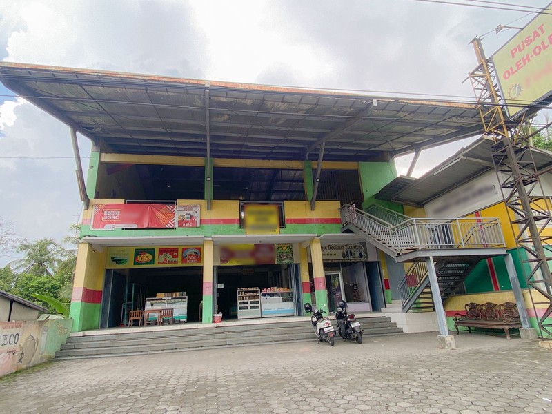 Peluang Bisnis Ruko Strategis 3 Lantai di Pinggir Jalan Raya Magelang-Yogyakarta (KM 22), Sucen, Salam, Magelang