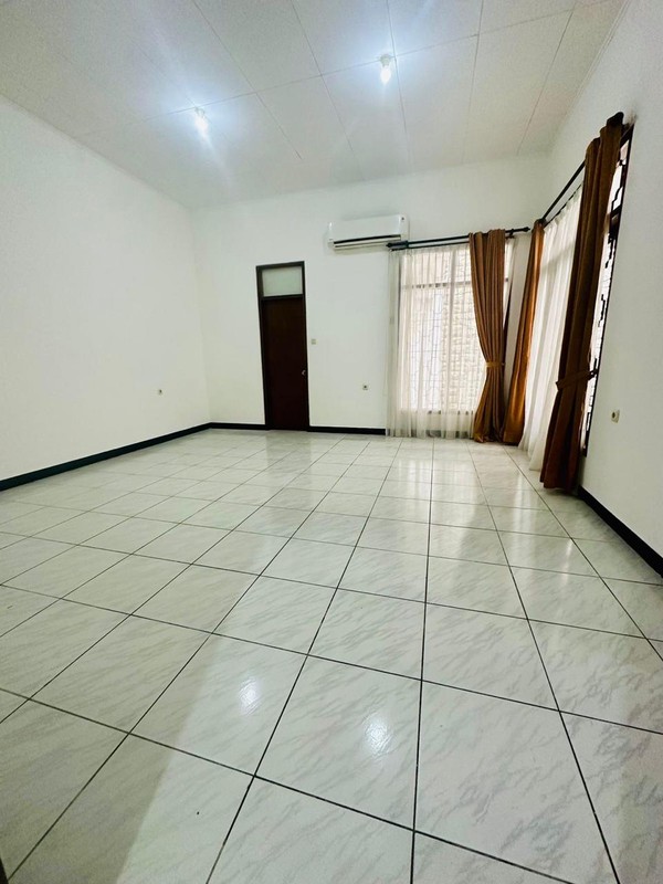 Rumah Hunian 3KT Strategis, Di Kebayoran Baru