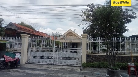 Rumah Dijual Dijalan Petemon Barat Surabaya