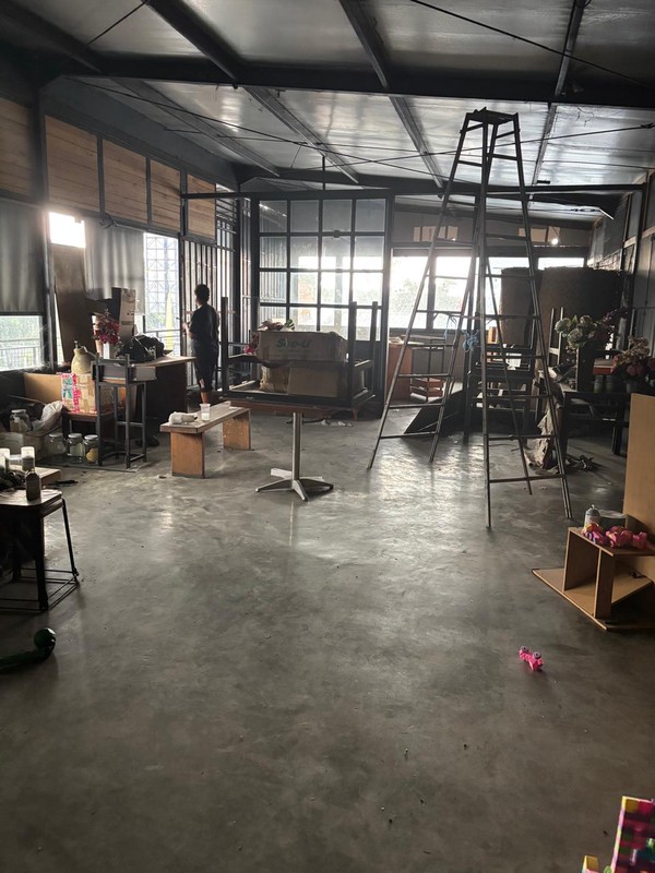 Dijual Rumah Usaha strategis di Raya MERR Surabaya Timur