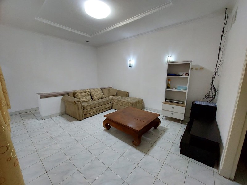 Rumah 1,5 Lantai Ciputat (Jombang) | 4 KT | Taman Depan Belakang | SHM | Nego!