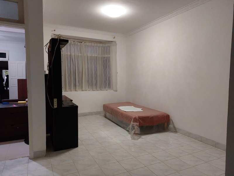 Rumah 1,5 Lantai Ciputat (Jombang) | 4 KT | Taman Depan Belakang | SHM | Nego