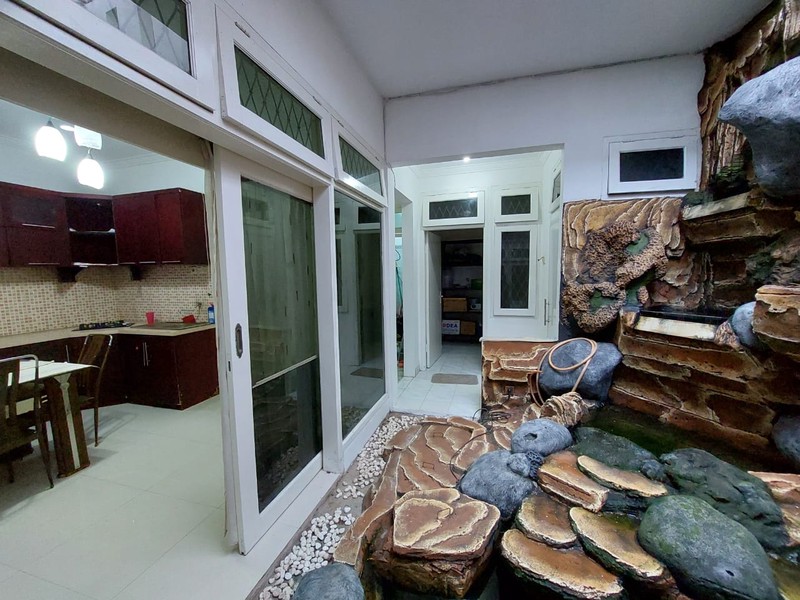 Rumah 1,5 Lantai Ciputat (Jombang) | 4 KT | Taman Depan Belakang | SHM | Nego
